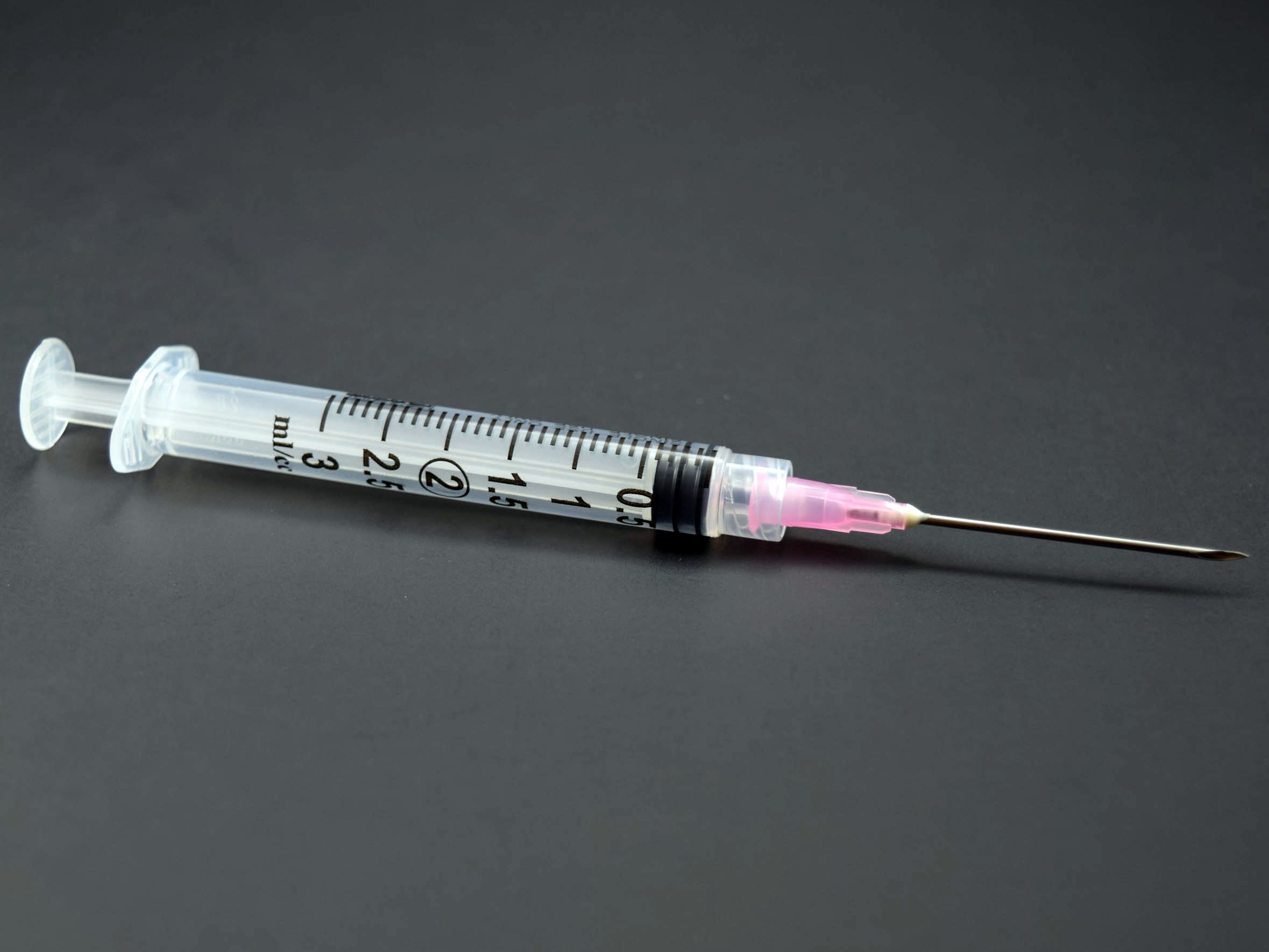 Syringe 3cc with Hypodermic Needle ExelInt® 3 mL .. .  .  